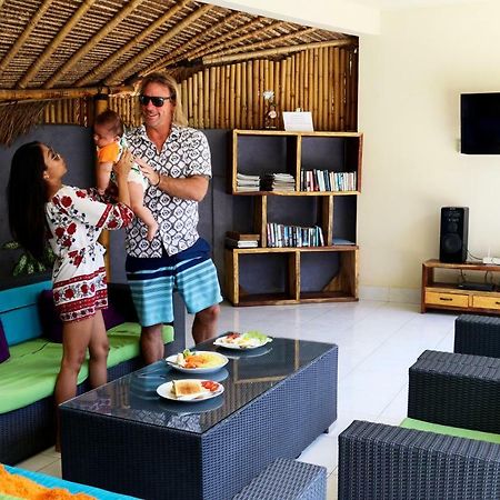 Santai Villa Kuta  Buitenkant foto
